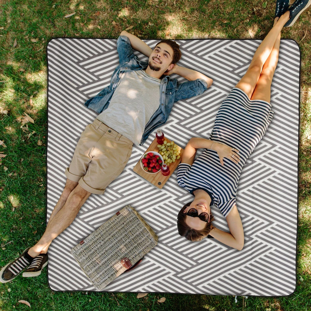 Relaxdays Dryžuota pikniko antklodė pilkai-balta
