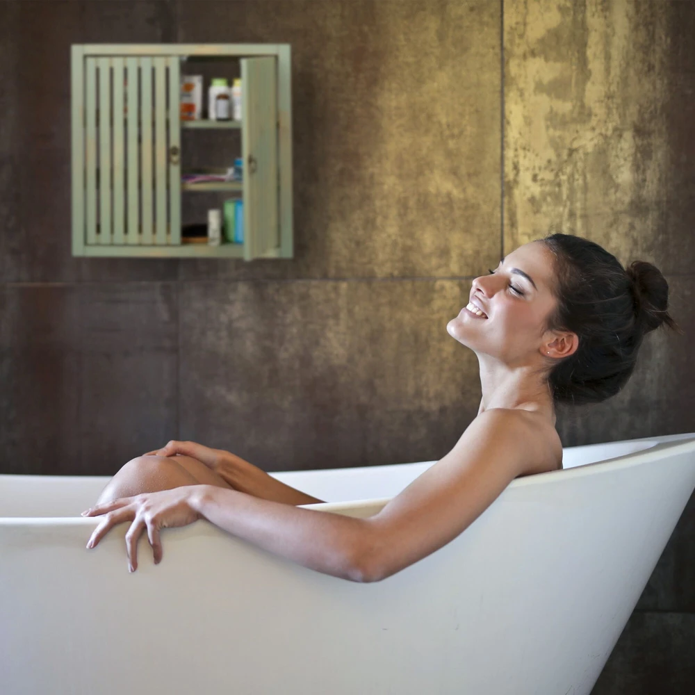 Relaxdays Vintažinė bambukinė sieninė spintelė
