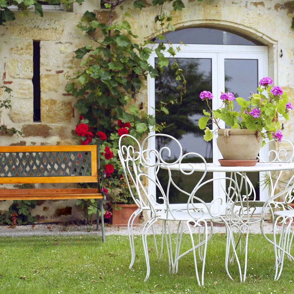 Relaxdays Sodo suoliukas su pintos tekstūros išvaizda