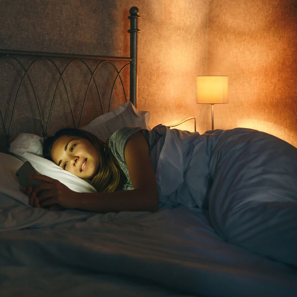 Relaxdays Prie lovos pastatoma lempa su liečiamąja funkcija