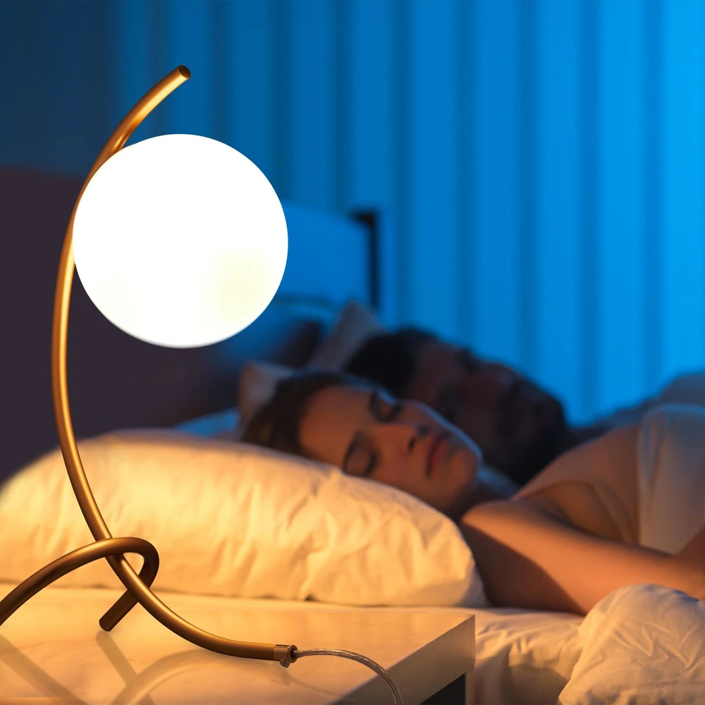 Relaxdays Stalinis šviestuvas su rutuliniu gaubtu, lenktas