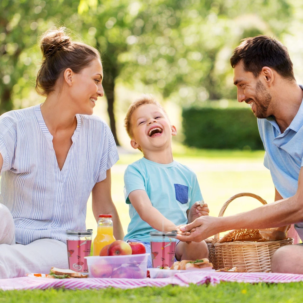 Relaxdays 4 stiklinių puodelių rinkinys su kosmoso dizainu