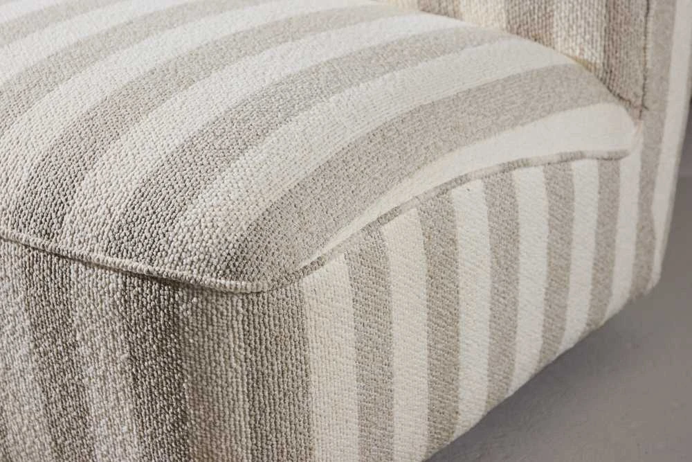 Venture Design Lounge kėdė 70x68 cm smėlio spalvos audinio apmušalas