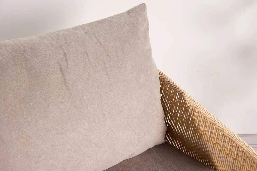 Venture Design Lounge kėdė Louie 94x74 cm Smėlio spalvos lininis audinys plieno rėmas