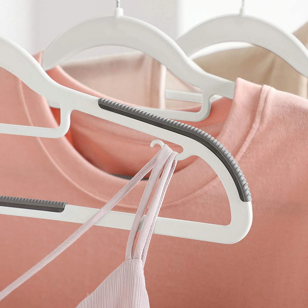 Songmics Plastikinių striukių pakabų rinkinys po 50 vnt