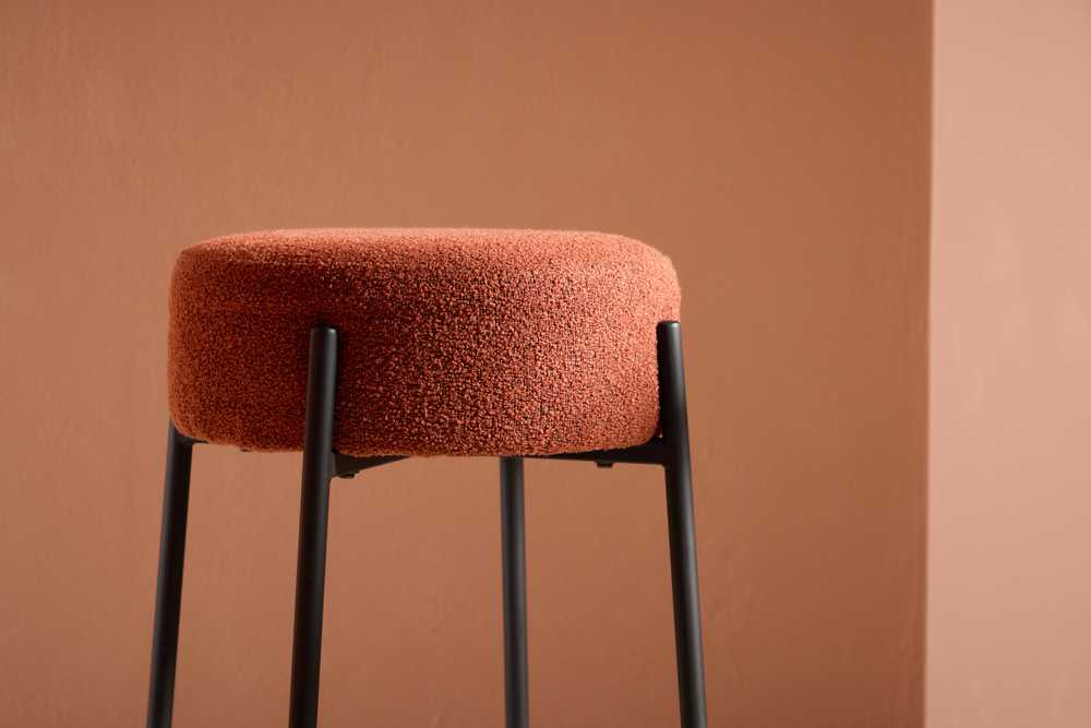 Venture Design Baro kėdė, Tucson, juodos kojos / Roasty Boucle, raudona