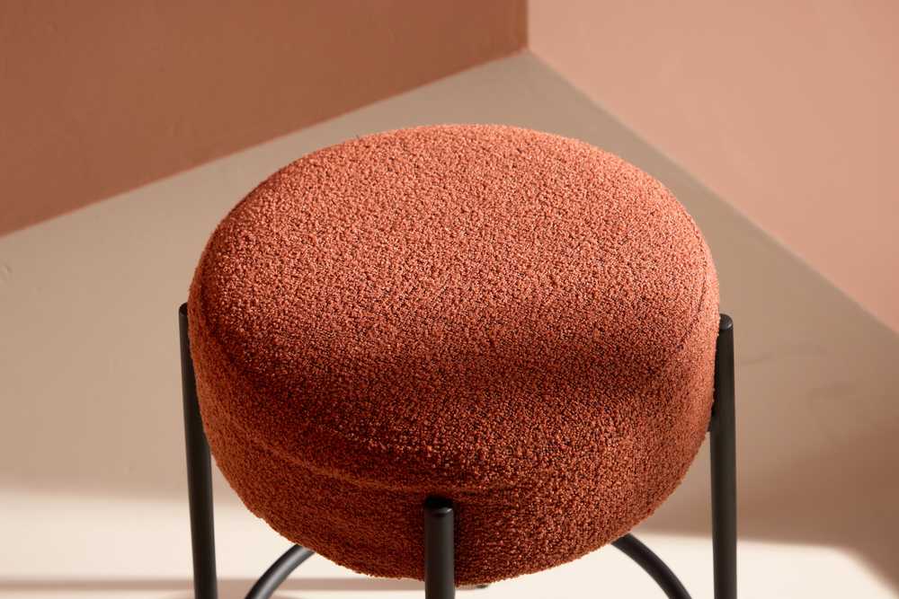 Venture Design Baro kėdė, Tucson, juodos kojos / Roasty Boucle, raudona