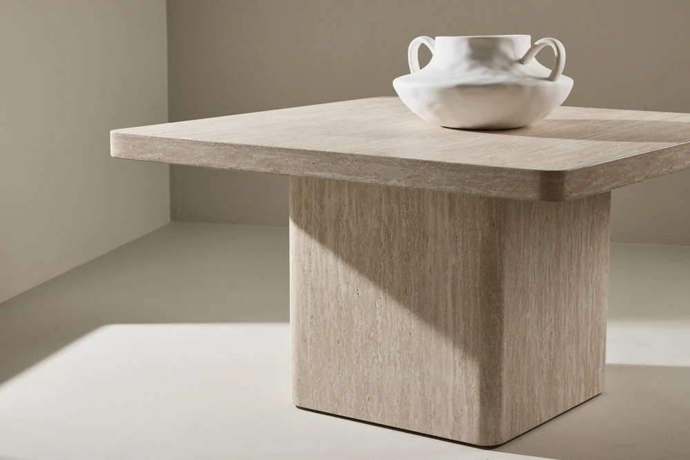 Venture Design Kavos staliukas Qvart 80x80x46 cm Smėlio spalvos MDF