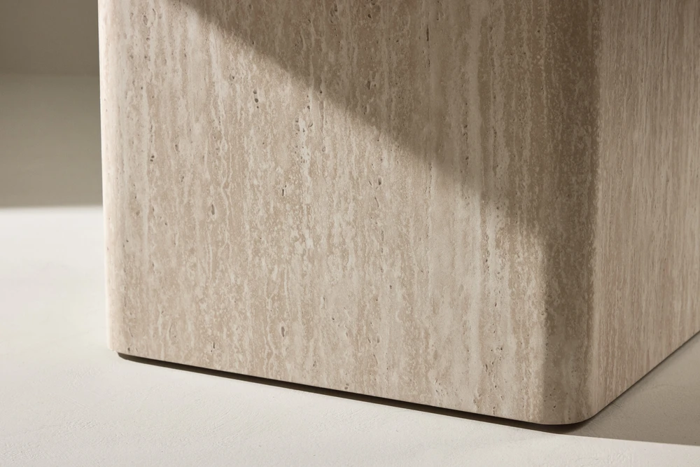 Venture Design Kavos staliukas Qvart 80x80x46 cm Smėlio spalvos MDF