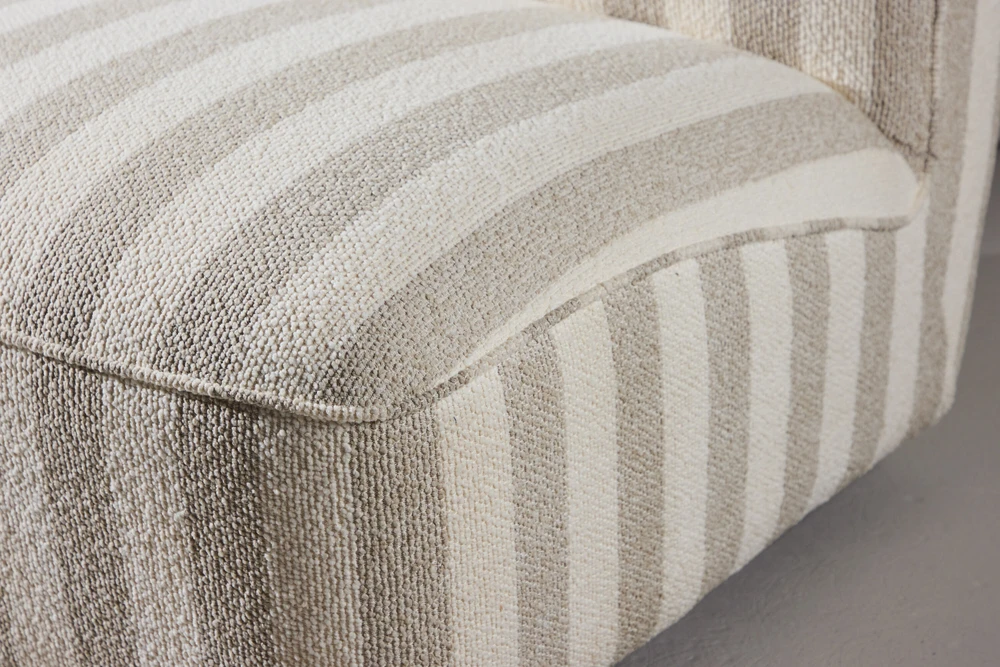 Venture Design Lounge kėdė 70x68 cm smėlio spalvos audinio apmušalas