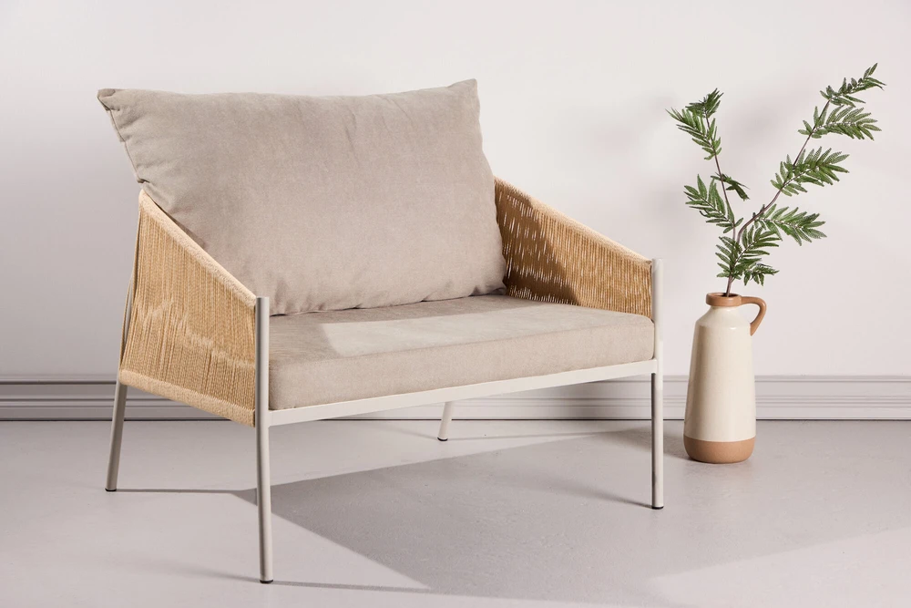 Venture Design Lounge kėdė Louie 94x74 cm Smėlio spalvos lininis audinys plieno rėmas