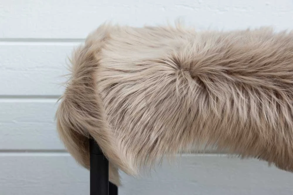 Venture Design Netikra kailinė antklodė, Katy poliesteris, 180x55 cm, ruda