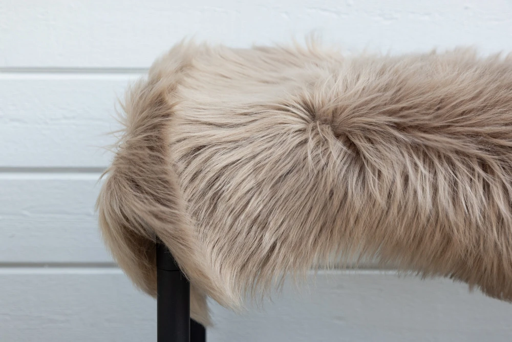 Venture Design Netikra kailinė antklodė, Katy poliesteris, 180x55 cm, ruda