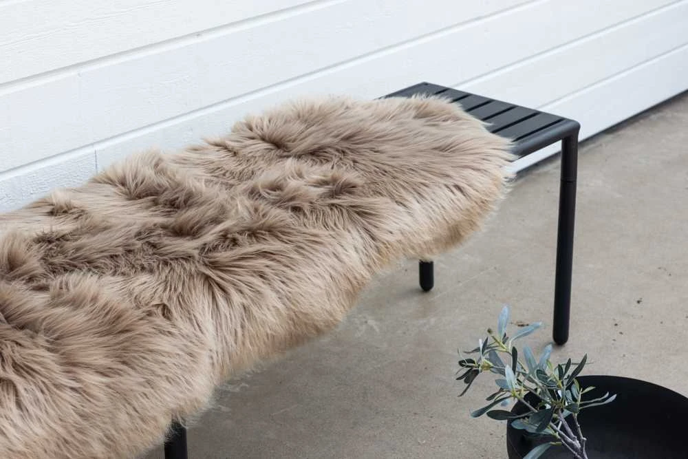 Venture Design Netikra kailinė antklodė, Katy poliesteris, 180x55 cm, ruda