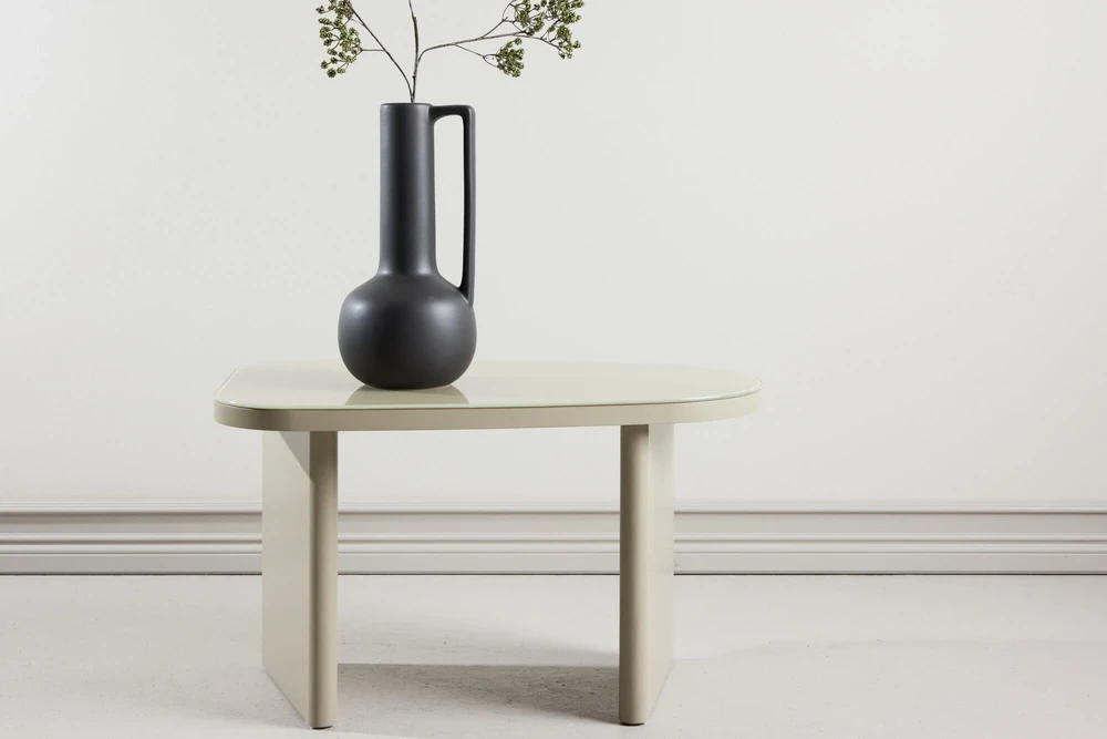 Venture Design Šoninis staliukas Grönvik 70x45x40 cm, smėlio spalvos, stiklas, MDF