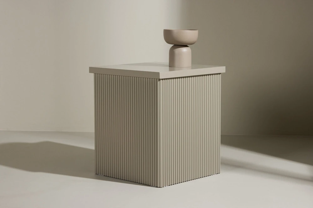 Venture Design Šoninis staliukas Lenox 40x40x45 cm smėlio spalvos MDF