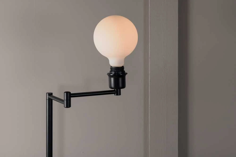 Venture Design Stovinė lempa, Virro, 126x44.5x25.5 cm, Juoda
