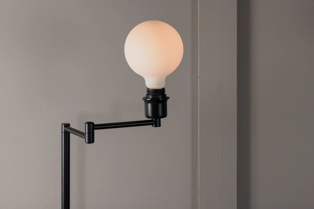 Venture Design Stovinė lempa, Virro, 126x44.5x25.5 cm, Juoda
