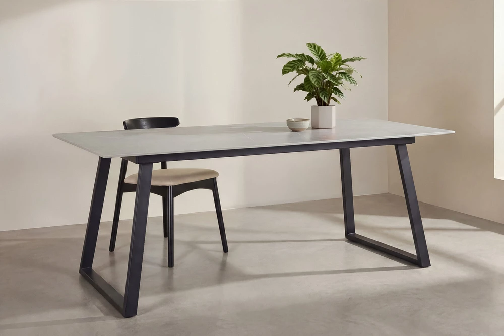 Venture Design Valgomojo stalas Estelle 200x90 cm, juodas/tamsiai pilkas