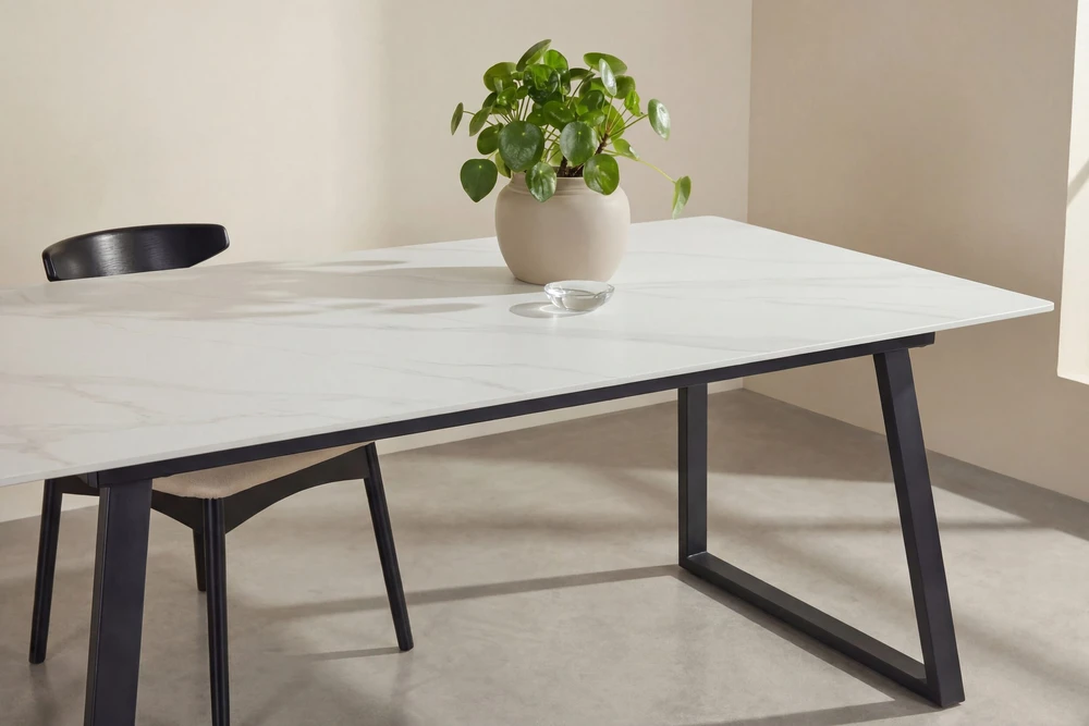 Venture Design Valgomojo stalas Estelle 200x90 cm, juodas/baltas marmuro imitacijos paviršius