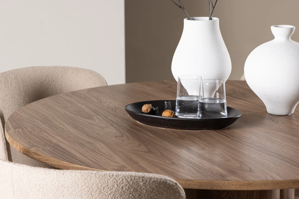 Venture Design Valgomojo stalas ir kėdžių komplektas Olivia valgomojo stalas su Modesto kėdėmis 110 cm, moka spalva ir smėlio spalvos audinys