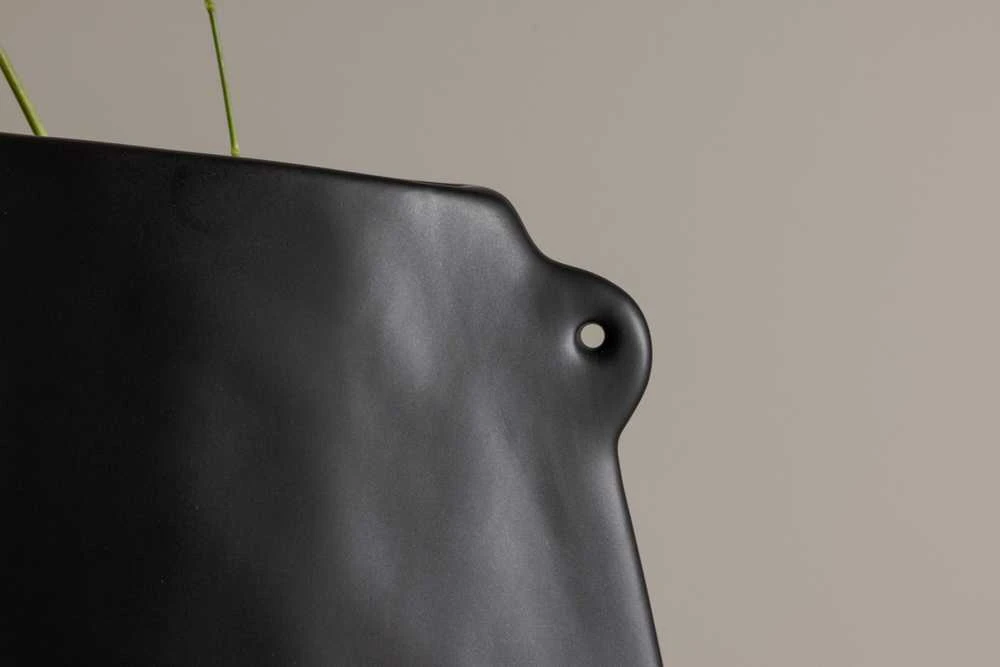 Venture Design Vaza, Hie, 21x14x5 cm, Juoda