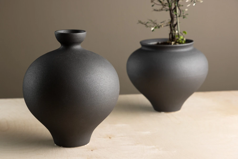 Venture Design Vaza, Rėlis, Juoda