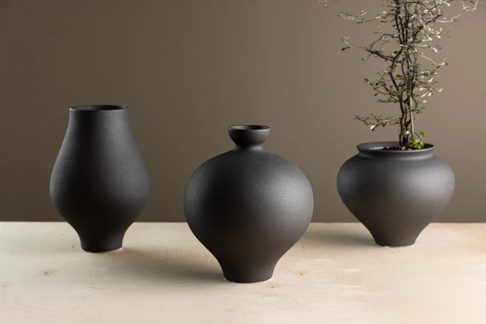 Venture Design Vaza, Rėlis, Juoda