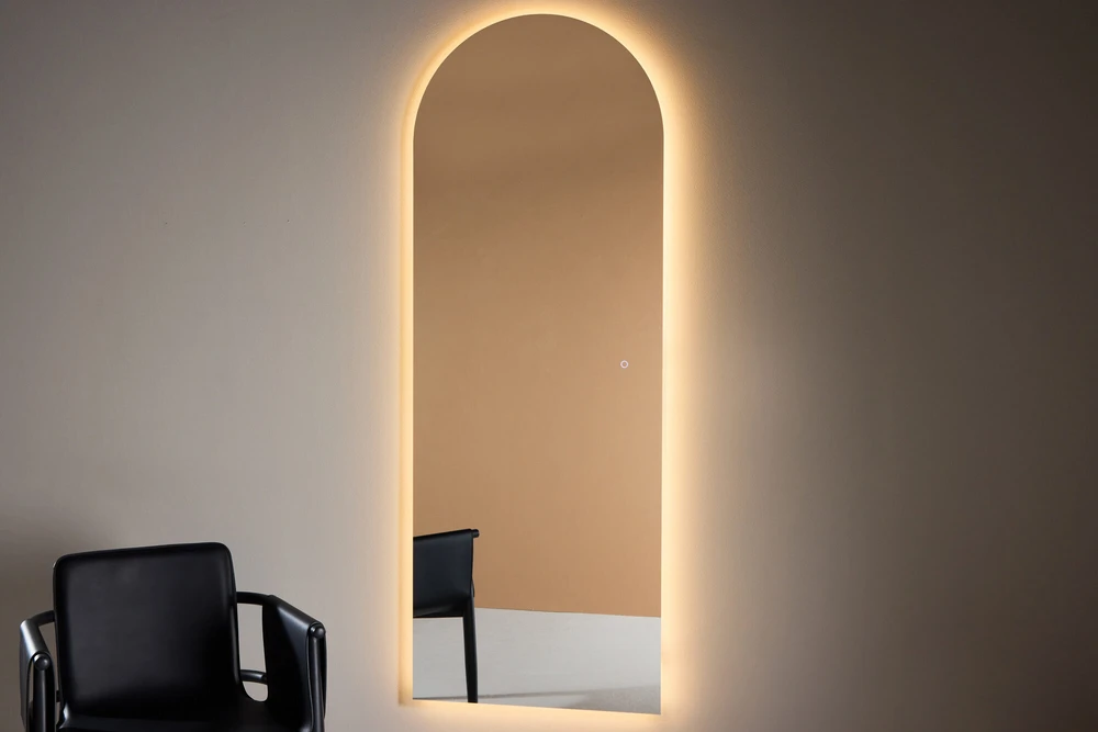 Venture Design Veidrodinis šviestuvas Skeppsvik x Josefin Lustig 70x185 cm Juodas