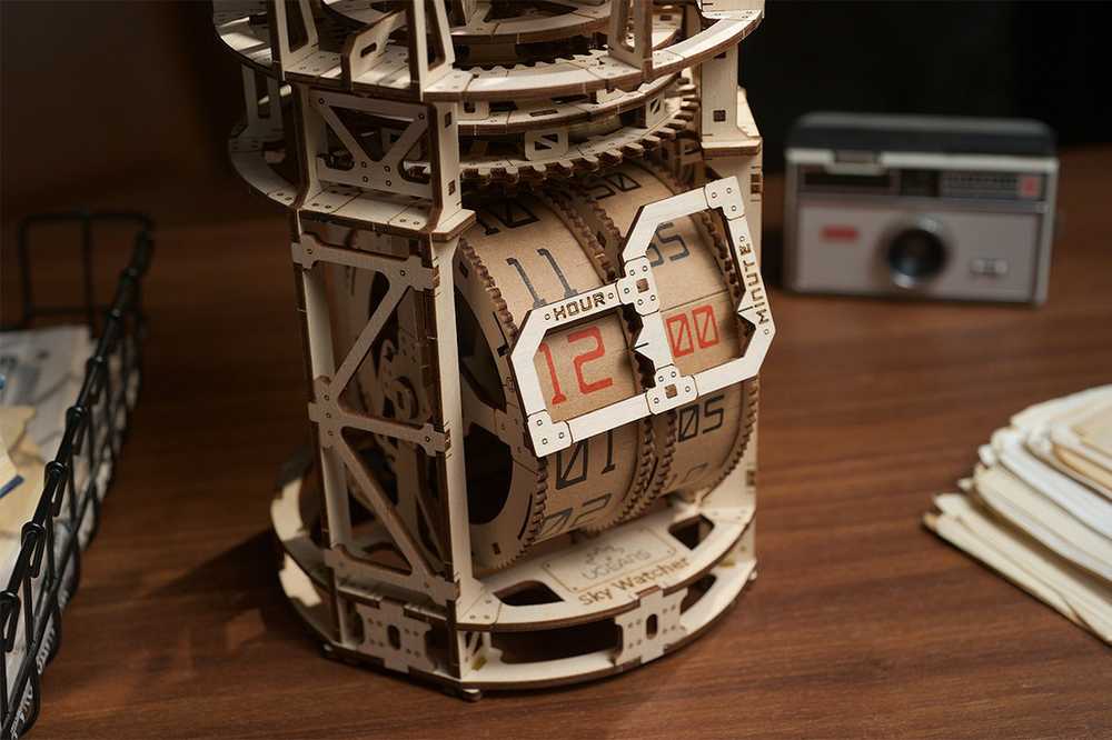Ugears Sky Watcher Tourbillon tapo laikrodiu