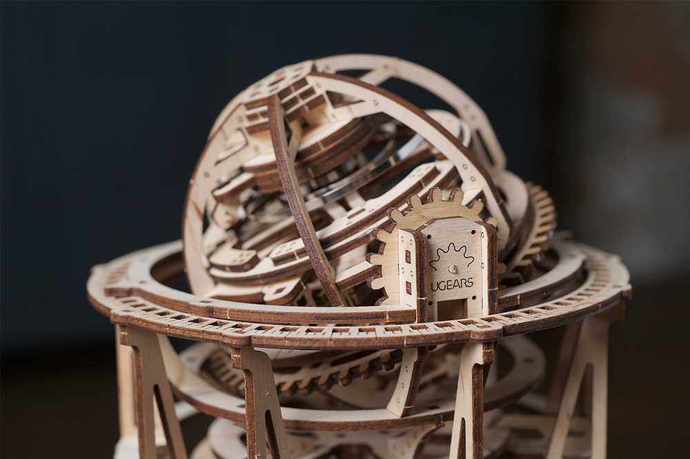 Ugears Sky Watcher Tourbillon tapo laikrodiu