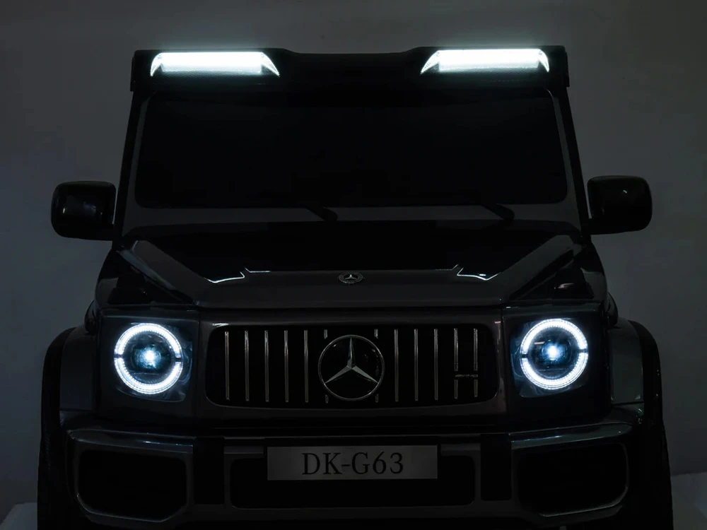 Jokomisiada Baterijomis varomas automobilis Mercedes G klasės 63 AMG 4x4 Panelinis radijas 2 asmenims PA0309