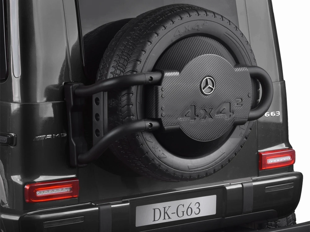 Jokomisiada Baterijomis varomas automobilis Mercedes G klasės 63 AMG 4x4 Panelinis radijas 2 asmenims PA0309