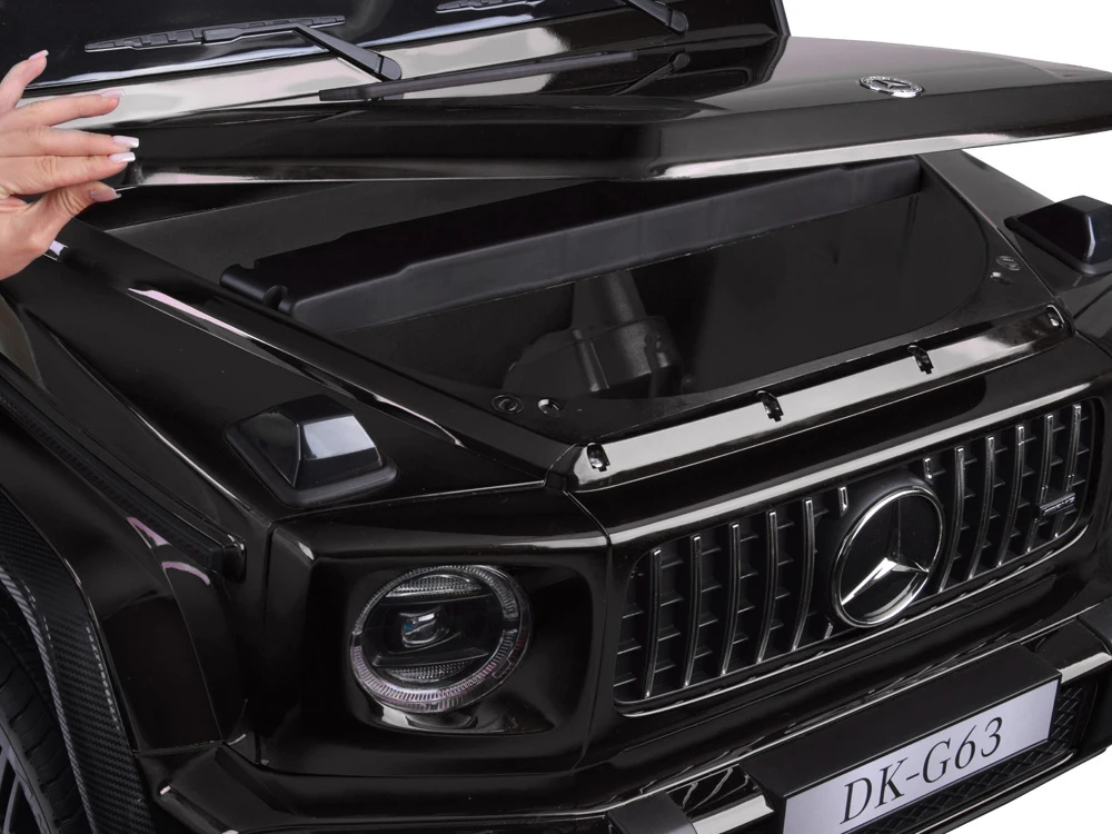 Jokomisiada Baterijomis varomas automobilis Mercedes G klasės 63 AMG 4x4 Panelinis radijas 2 asmenims PA0309