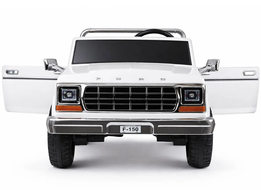Jokomisiada Baterija varomas dvivietis klasikinis „Ford Bronco“ pikapas PA0338