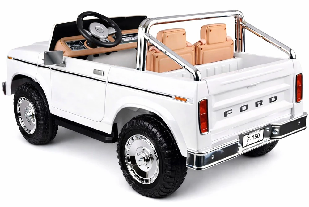 Jokomisiada Baterija varomas dvivietis klasikinis „Ford Bronco“ pikapas PA0338