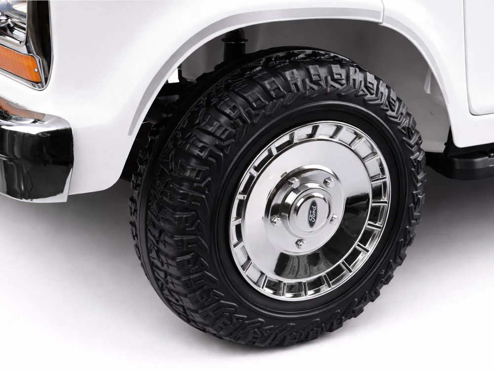 Jokomisiada Baterija varomas dvivietis klasikinis „Ford Bronco“ pikapas PA0338