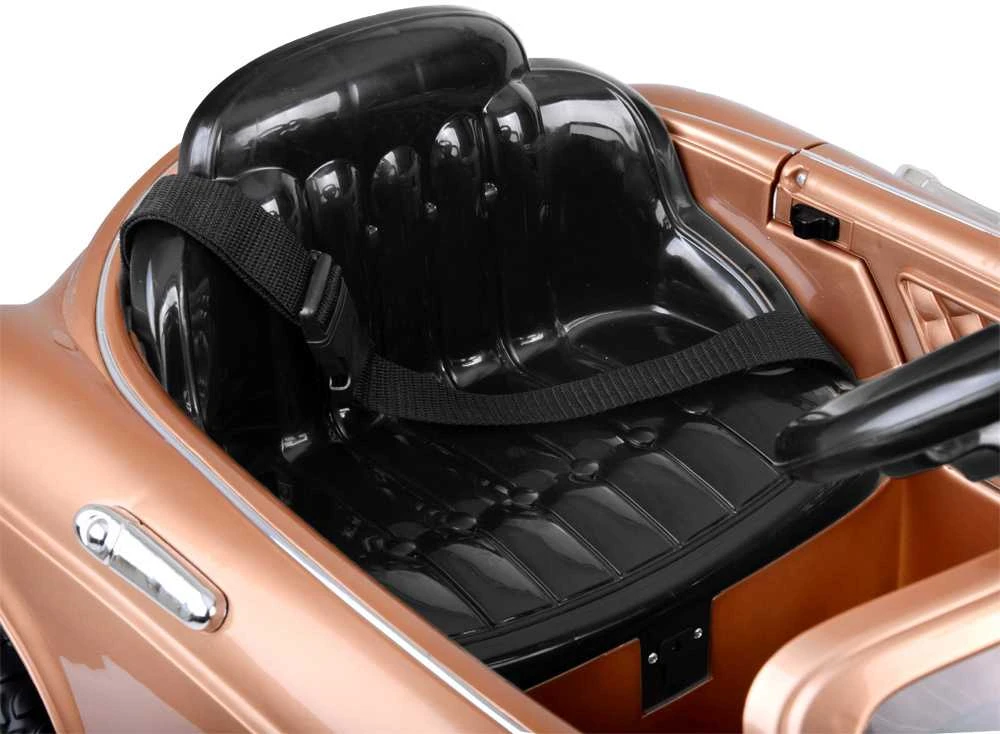 Jokomisiada Elegantiškas RETRO automobilis 2x variklis 12V, lakas PA0057M