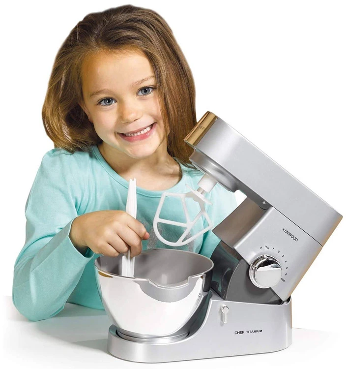 Casdon Interactive mixer with bowl and accessories - Kenwood ZA6721 kitchen robot