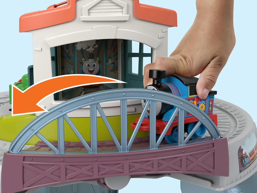 Fisher Price Žvejo Tomo ir draugų traukinukas Staliukas 360° 60cm interaktyvus + priedai ZA6183