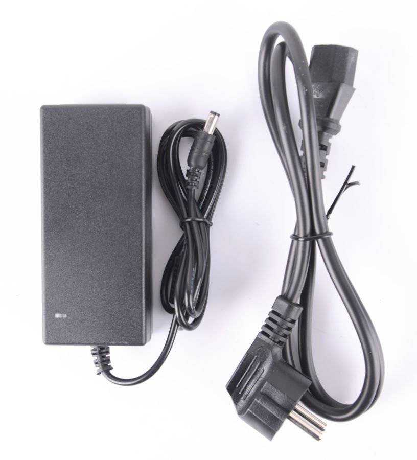 Ibiza Sound PORT12VHF-MKII NEŠIOJAMA GARSO SISTEMA SU AKUMULIATORIUMI + 2X VHF BELAIDŽIAI MIKROFONAI, USB/SD/AUX/BLUETOOTH, 12''/30CM