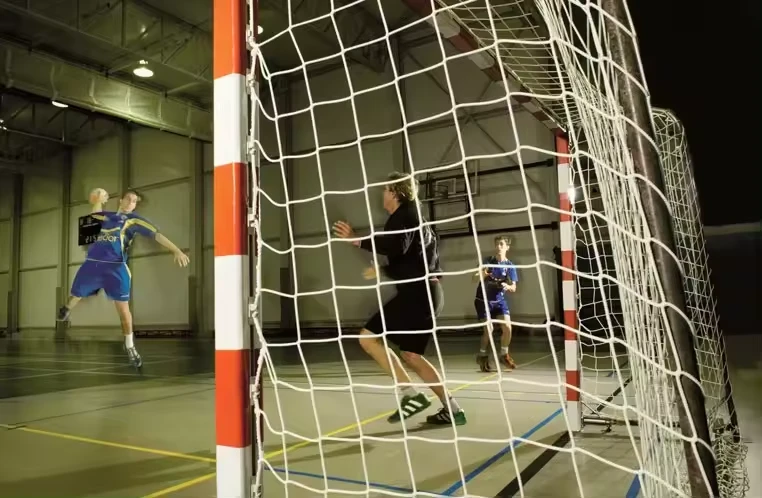Profesionali futbolo vartai su tinklu 300x200 cm - Raudonai baltas
