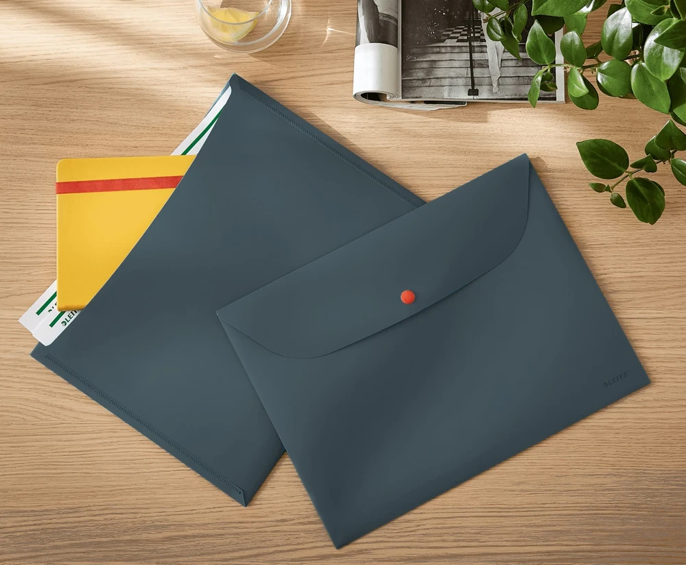 Aplankas vokelis Leitz Cosy Privacy su spaustuku ir 2 kišenėmis, A4, aksominės pilkos spalvos, 3 vnt.