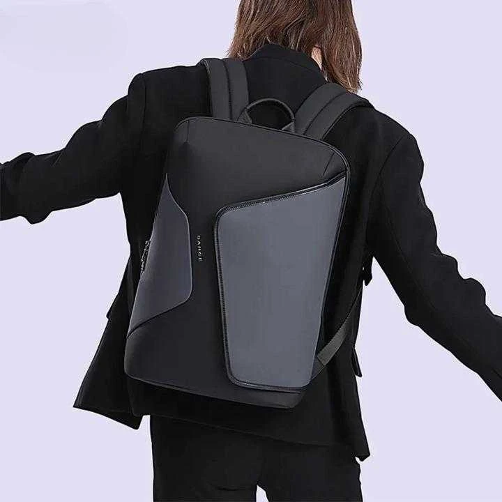 Kuprinė Bange 2913, 15.6″ juodos spalvos