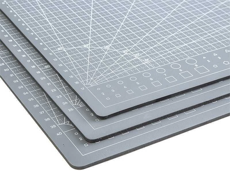 Pjaustymo pagrindas DELI 78400, A4, 3mm, PVC, žalios spalvos