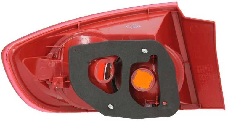 Galinis žibintas TYC Mazda 3 Sedanas 1999-2009