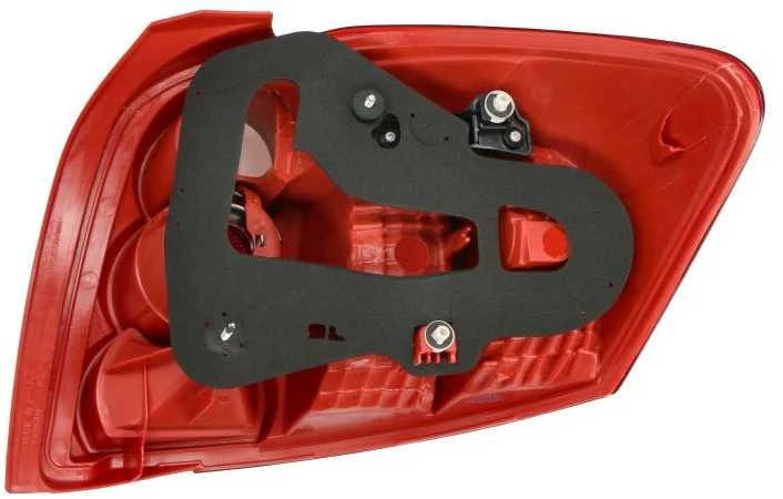 Galinis žibintas TYC Toyota Auris E15 2006-2012