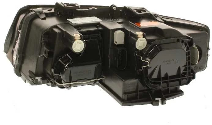 Priekinis žibintas TYC Audi A4 B6 2000-