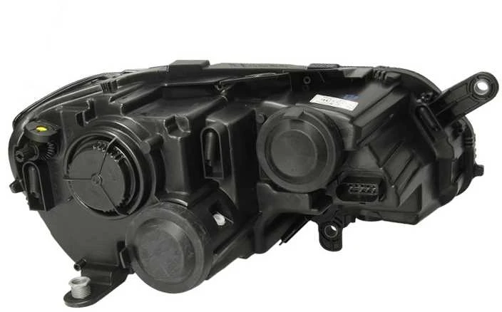 Priekinis žibintas TYC VW Passat B7 2010-2014