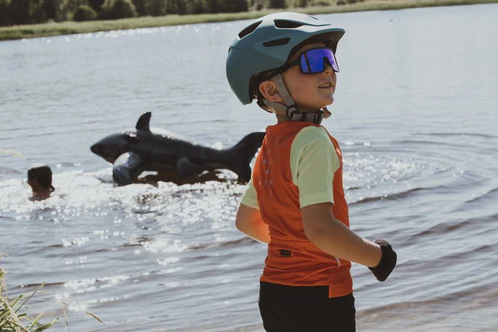 Vaikiški sportiniai akiniai Force Vibe Junior, juodi su rausvais lęšiais